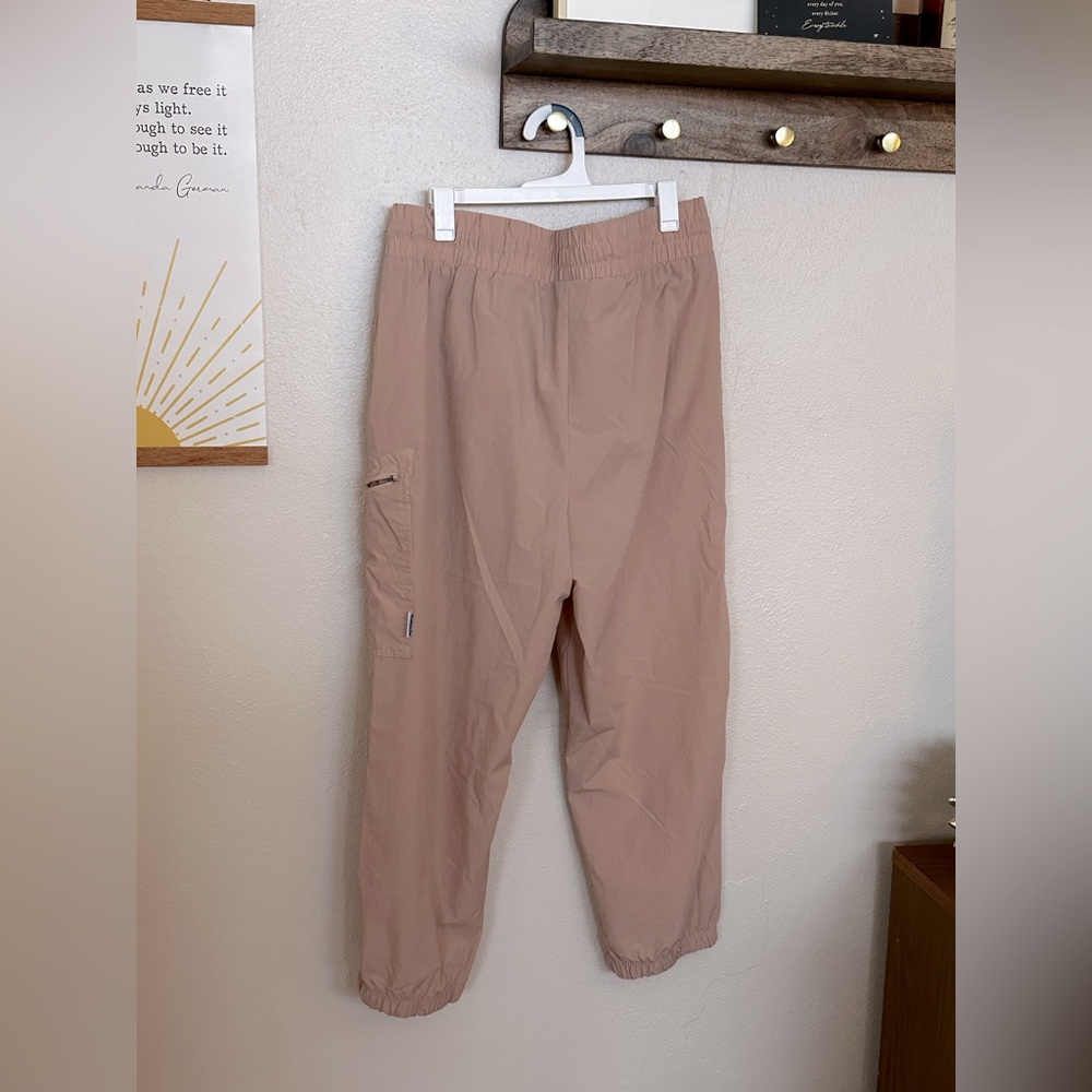 Avalanche Capri Hiking Pants- Dusty Rose - Picture 2 of 2